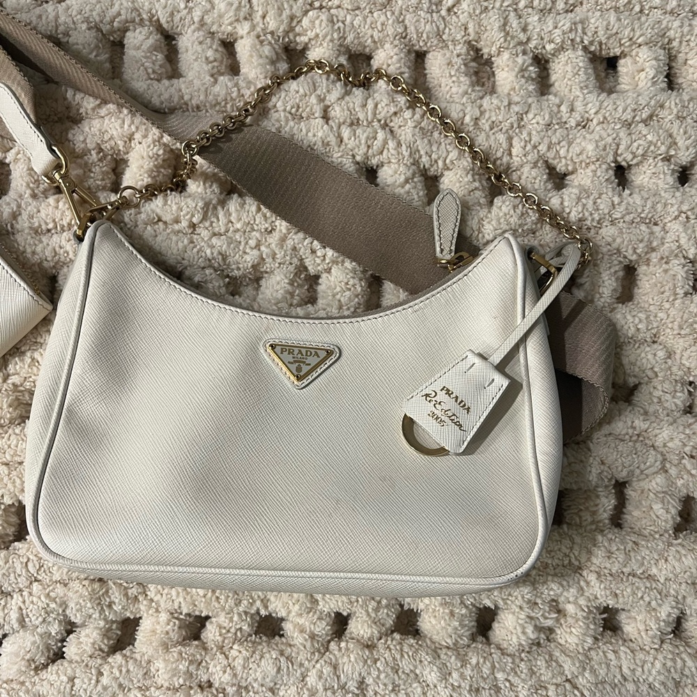 Leather Saffiano Prada Bag (Authentic) - Picture 4 of 15